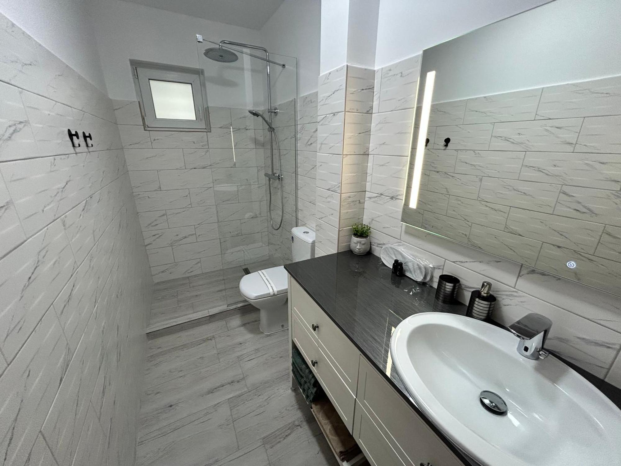 1 Mai - Luxury Park Apartments - Self Check-In - Private Parking - 2 Craiova Exterior photo