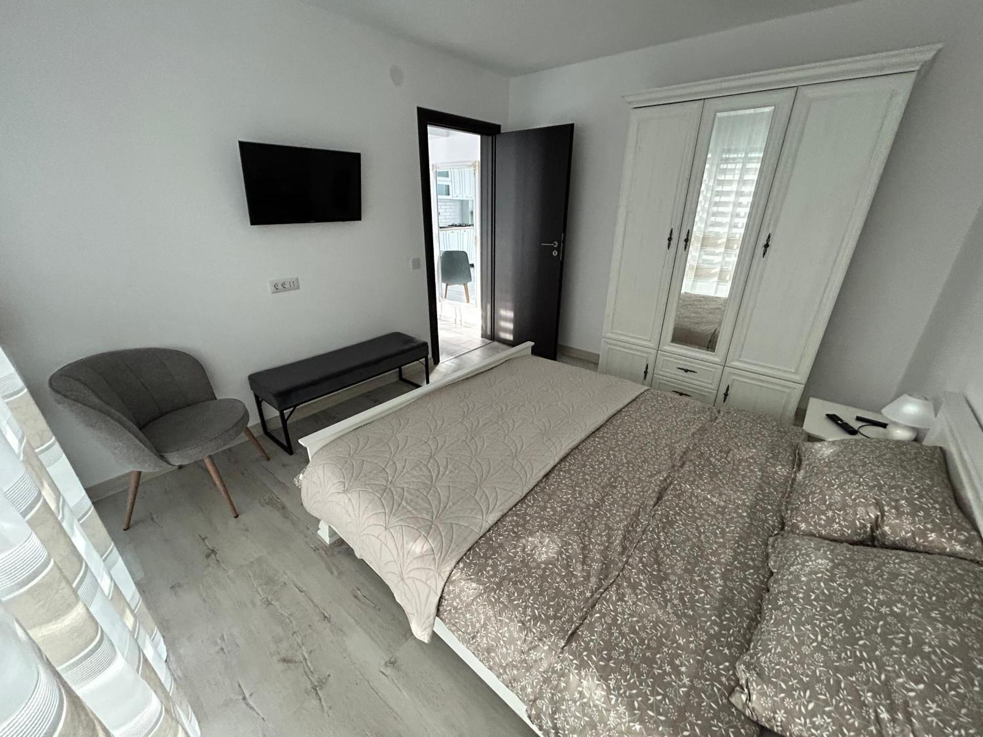 1 Mai - Luxury Park Apartments - Self Check-In - Private Parking - 2 Craiova Exterior photo